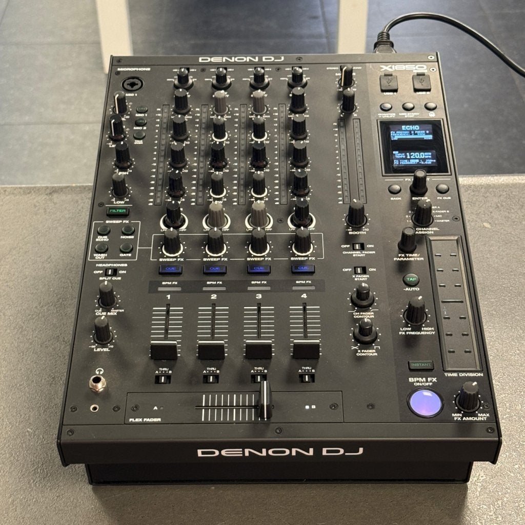 Denon DJ X1850 Prime Mixer, Denon, Zo goed als nieuw, Support@denon.com, 1-1-1, Shin-Yokohama
Kohoku-ku, Yokohama 222-0033
Japan
