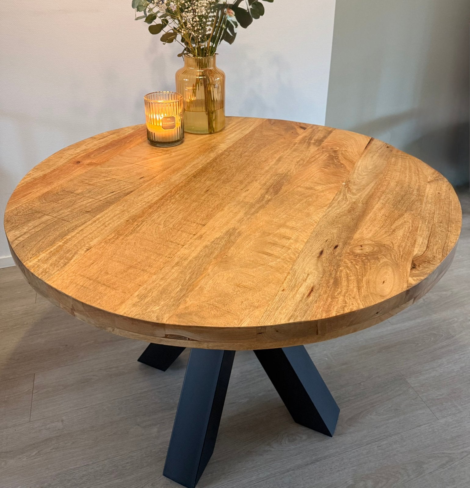 Moderne Ronde Eettafel €350, 100 tot 150 cm, Rond, Ophalen of Verzenden, Zo goed als nieuw