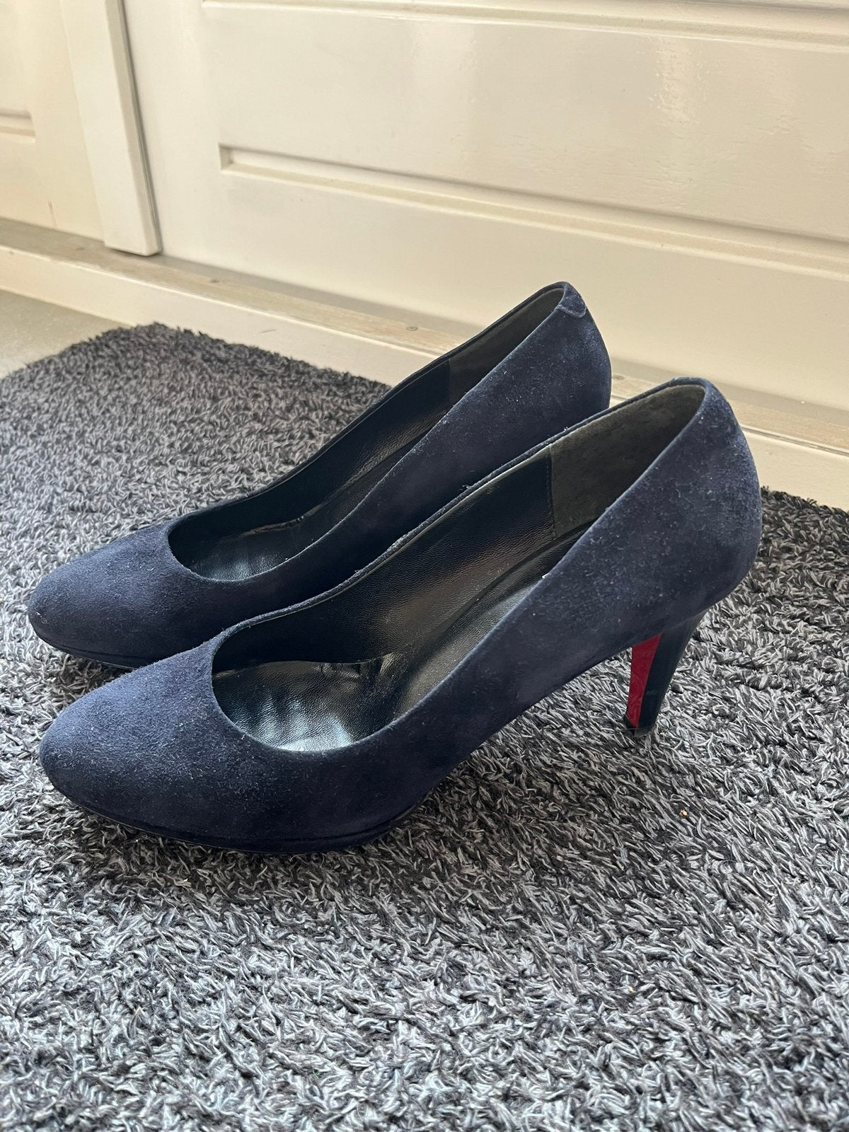 Mooie donkerblauwe pumps mt 41, Pumps, Zo goed als nieuw, Verzenden, Blauw