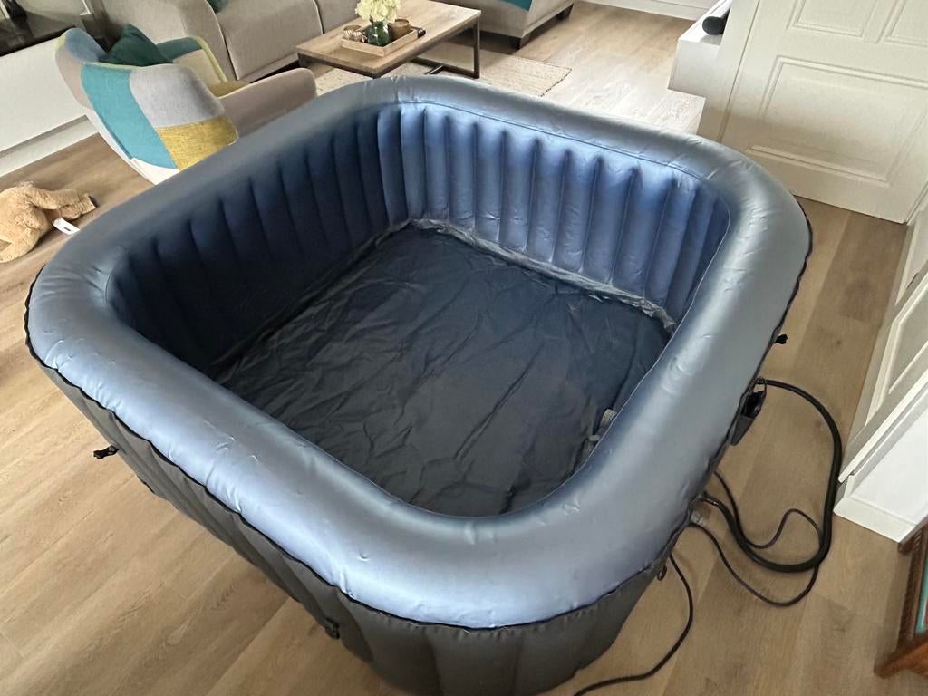 Zo goed als nieuwe opblaasbare Mspa voor 6 personen, Ophalen, Zo goed als nieuw