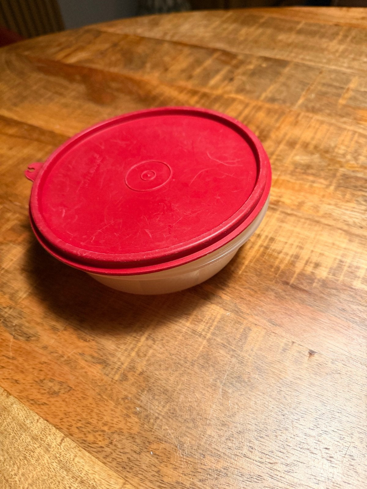 Tupperware schaal met deksel - Rood en Oranje, Gebruikt, Schaal, Luchtdicht, Ophalen of Verzenden