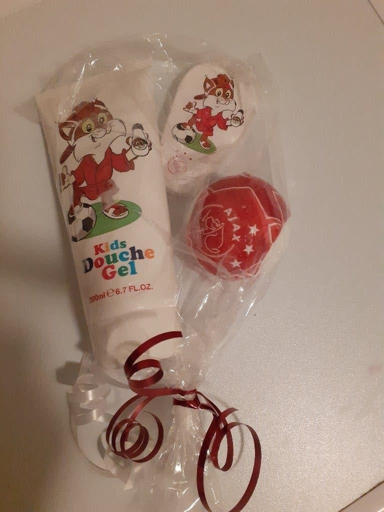 Ajax Kado Set;Kids Douchegel+Bad Bruis tablet/bal. Nieuw, Ophalen of Verzenden, Nieuw, Ajax, Overige typen