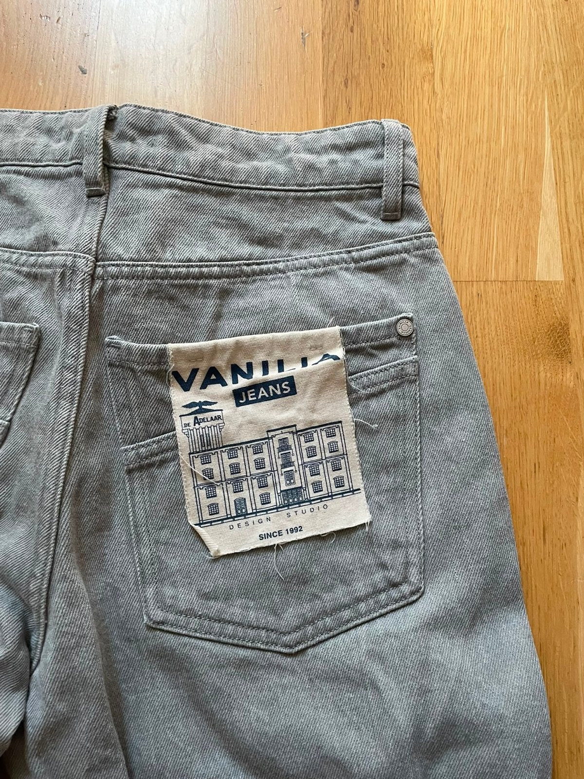 Vanilia Jeans Grijze Denim Straight Leg Maat 34, Ophalen, Nieuw, Maat 34 (XS) of kleiner, Grijs