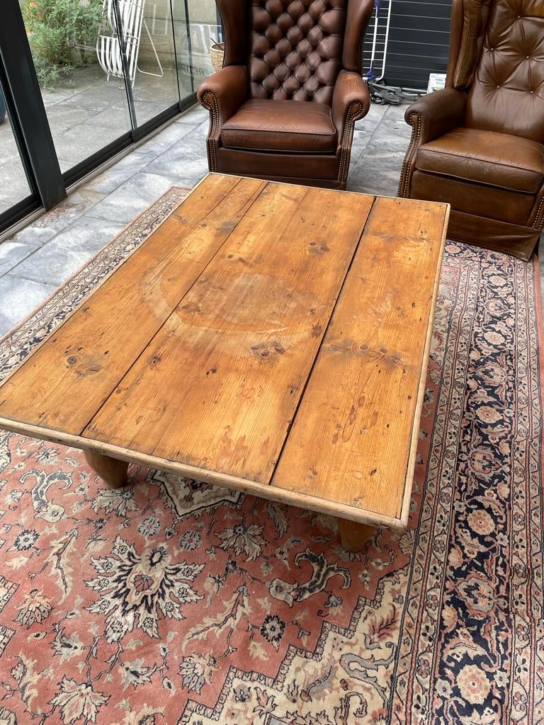 Robuuste houten salontafel met gedraaide poten, Ophalen of Verzenden, Gebruikt