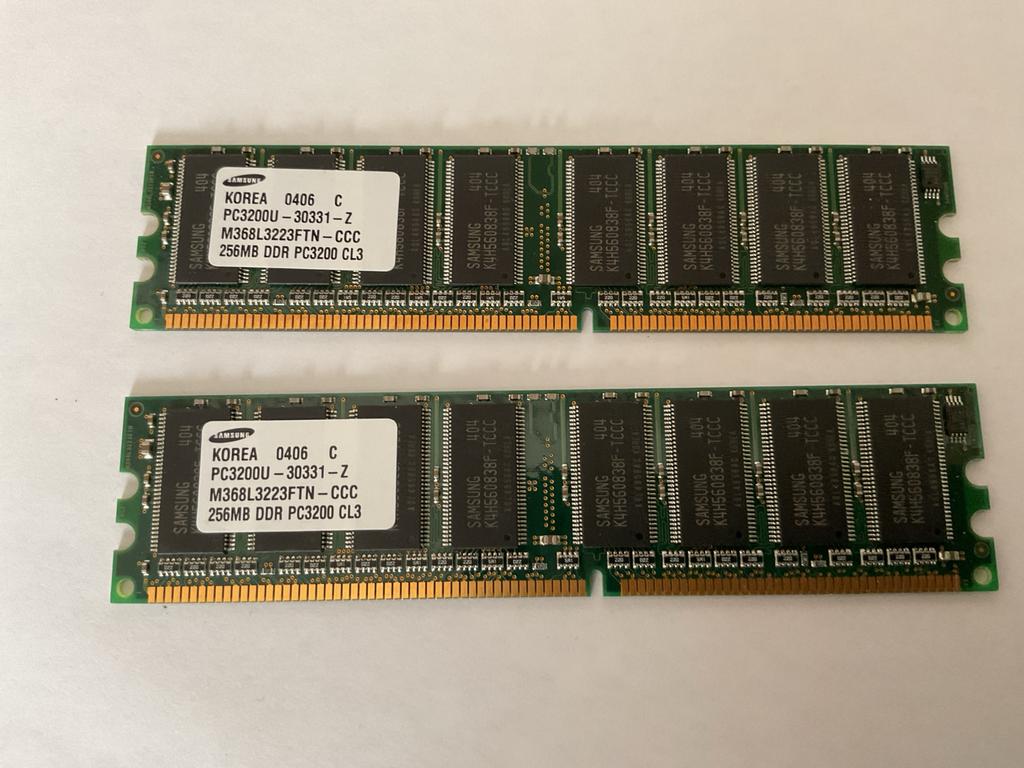 2x Samsung 256MB DDR PC3200 CL3 RAM Geheugenmodules, Server, Ophalen of Verzenden, 256 GB, DDR