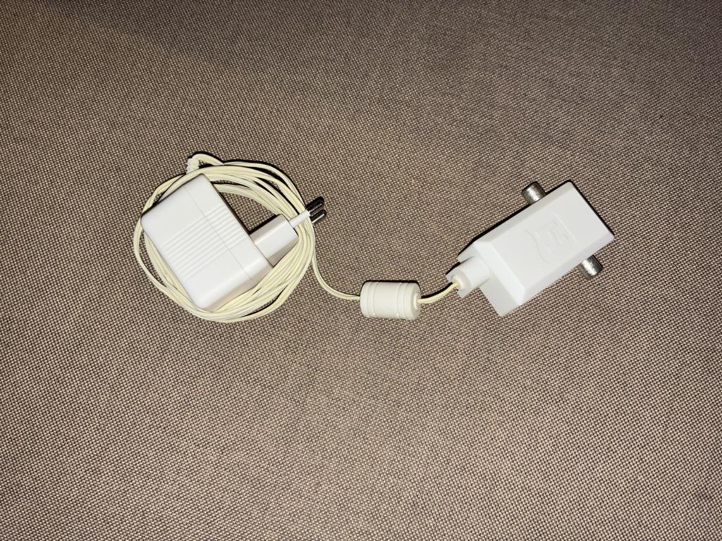 Hirschmann antenneversterker (Ziggo Geschikt), Ophalen of Verzenden, Gebruikt, Minder dan 2 meter, Coaxiale kabel