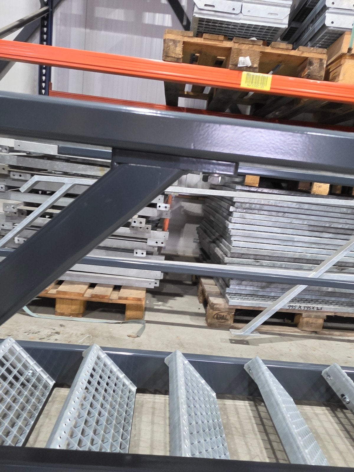 Stalen trap hoog 4mtr RAL 7016 nor085, Doe-het-zelf en Verbouw, Ophalen, 2 tot 4 meter