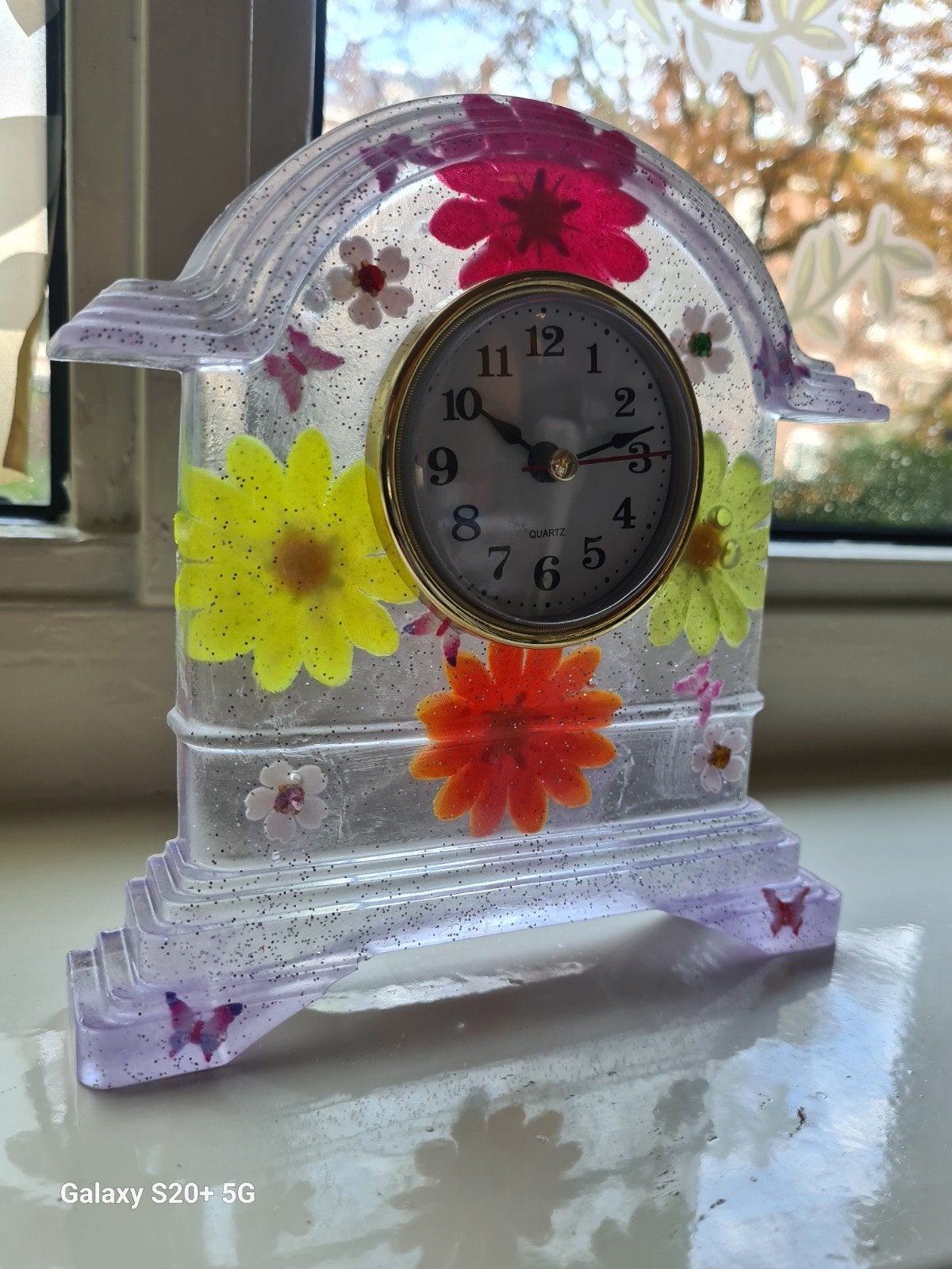 Unieke Epoxy Klokjes met Bloemen - Diverse Kleuren, Handgemaakt, Meerkleurig, Analoog, Nieuw