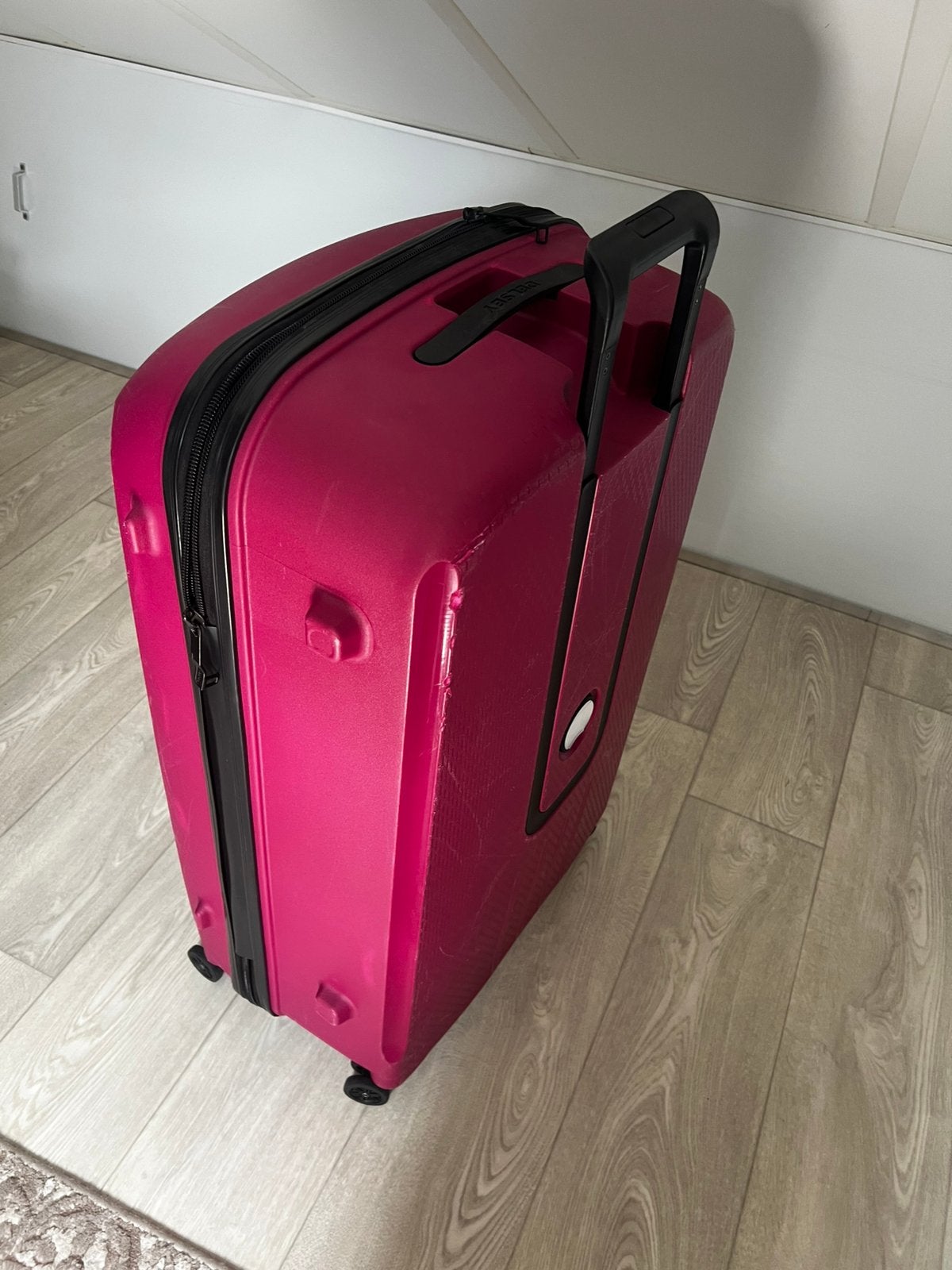 Delsey koffer te koop, Hard kunststof, 45 tot 55 cm, Ophalen of Verzenden, Zo goed als nieuw