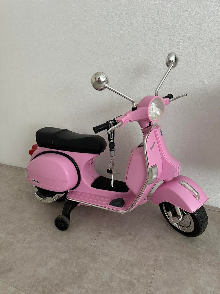 Vespa scooter kids pink, Ophalen, Zo goed als nieuw