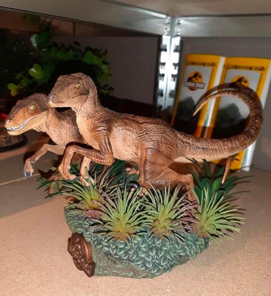 Iron studios just the two raptors, Verzamelen, Ophalen of Verzenden, Zo goed als nieuw