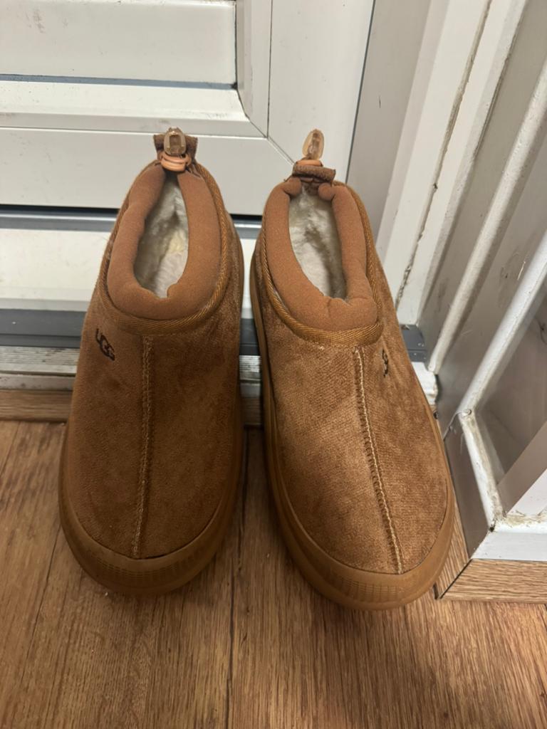 Uggs schoenen, Ophalen of Verzenden, Zo goed als nieuw, Zwart, Sneakers of Gympen