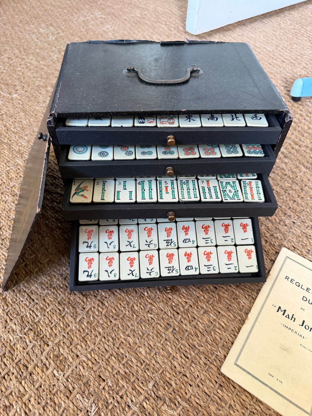 Uniek Mahjong spel met houten en bakelieten stenen majong, Een of twee spelers, Ophalen of Verzenden, Zo goed als nieuw