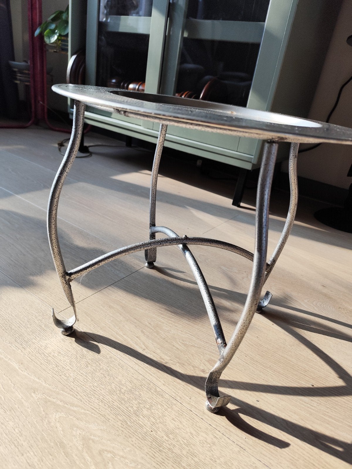 Decoratieve bijzettafel met oosters motief, Huis en Inrichting, Tafels | Bijzettafels, Minder dan 45 cm, Minder dan 55 cm, Gebruikt