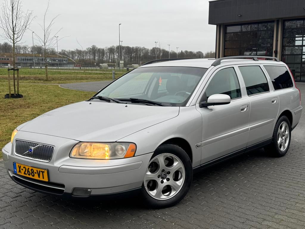 Volvo V70 2.4 170PK, Automaat, Spoiler, Trekhaak, Youngtimer, Auto's, 1800 kg, Zwart, Leder en Stof, Stationwagon