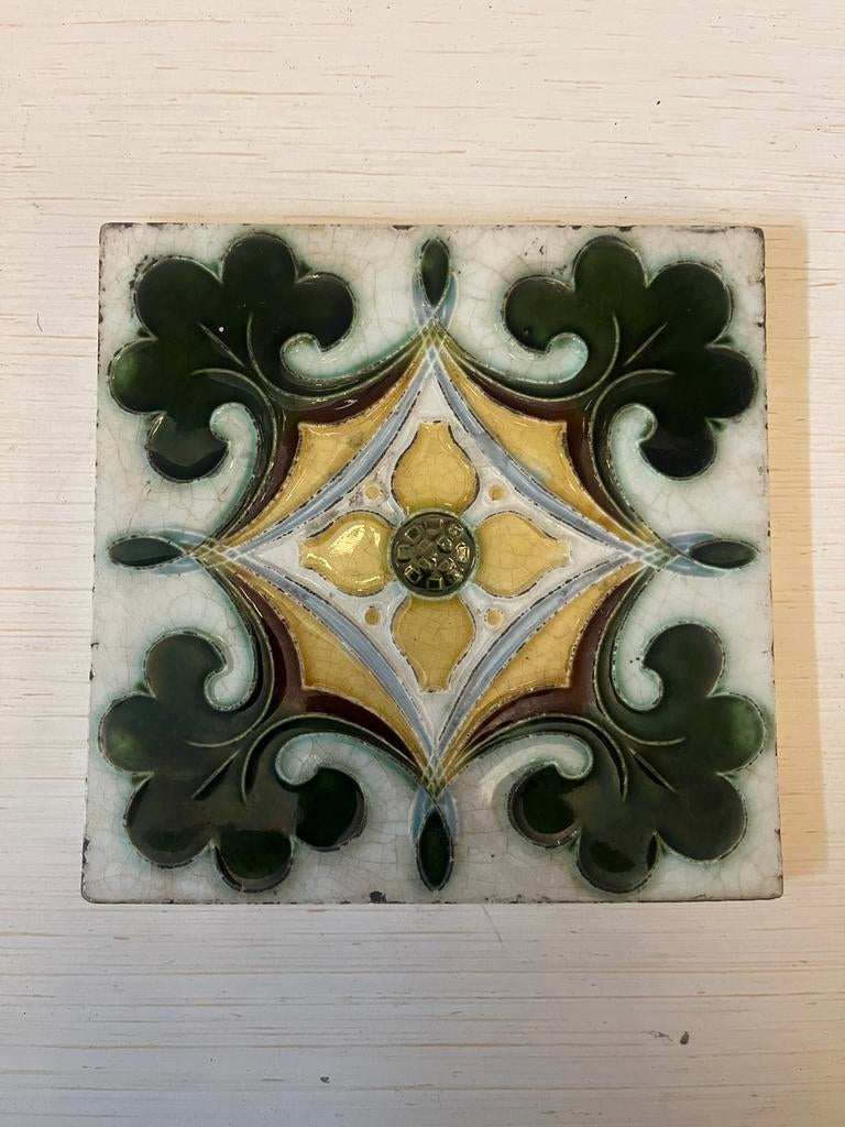 Tegel, art nouveau, bloemmotief, Antiek en Kunst, Ophalen of Verzenden