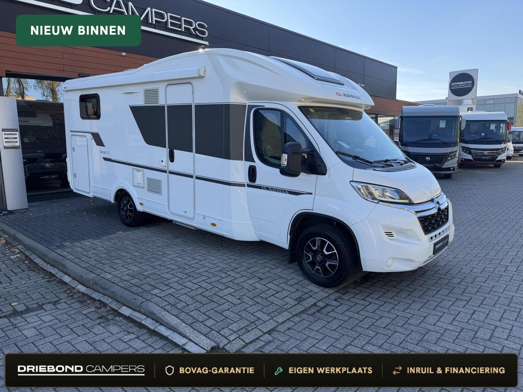 Adria Coral S 670SC Queensbed Luifel Luchtvering Vlakke Vloe, 7 tot 8 meter, Bedrijf, Elektrische ramen, Airconditioning