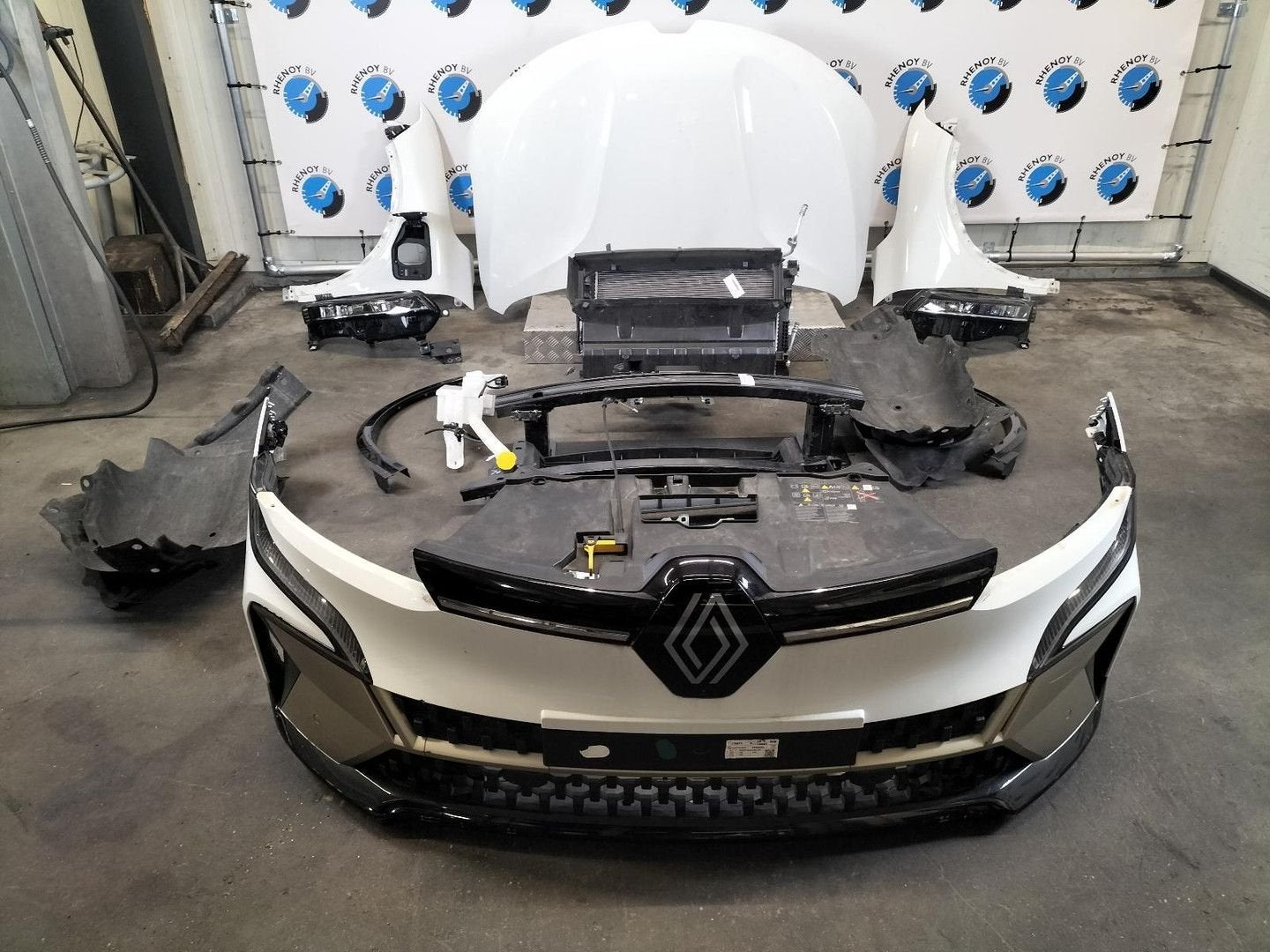 RENAULT MEGANE E-TECH EV60 (BNJ1) VOORKOP COMPLEET 260607308, Ophalen of Verzenden, Gebruikt, Stiba lid