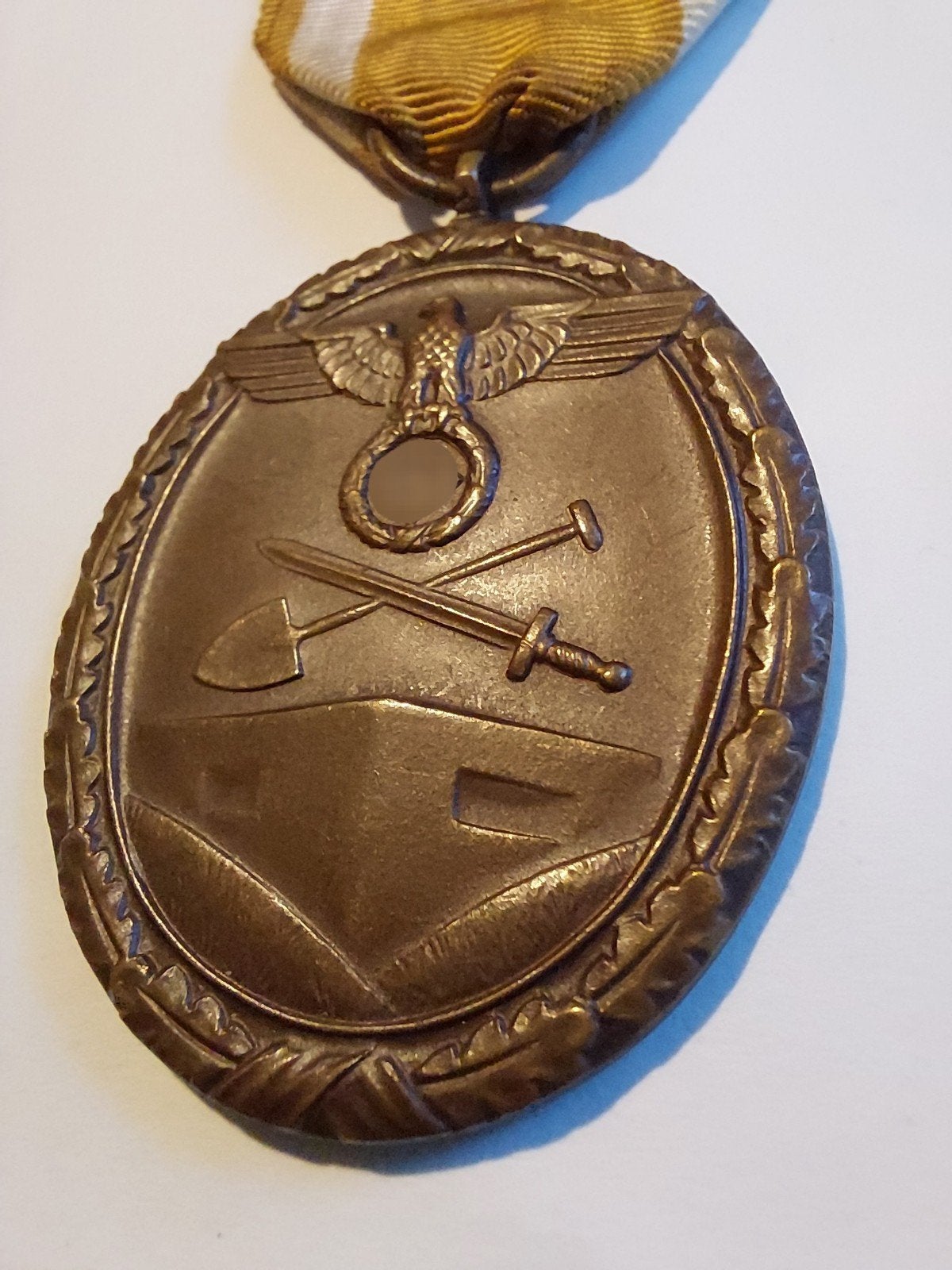 Westwall medaille Deutsches Schutzwall Erhrenzeichen WW2 18g, Verzenden, Landmacht, Duitsland, Lintje, Medaille of Wings