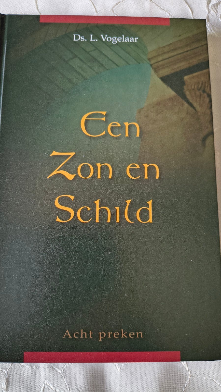 Een Zon en Schild - Ds. L. Vogelaar (Acht preken), Ophalen of Verzenden, Gelezen, Ds. L. Vogelaar, Christendom | Protestants