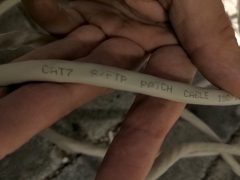 Cat7 kabel s-ftp 20m, Computers en Software, Pc- en Netwerkkabels, Ophalen, Nieuw