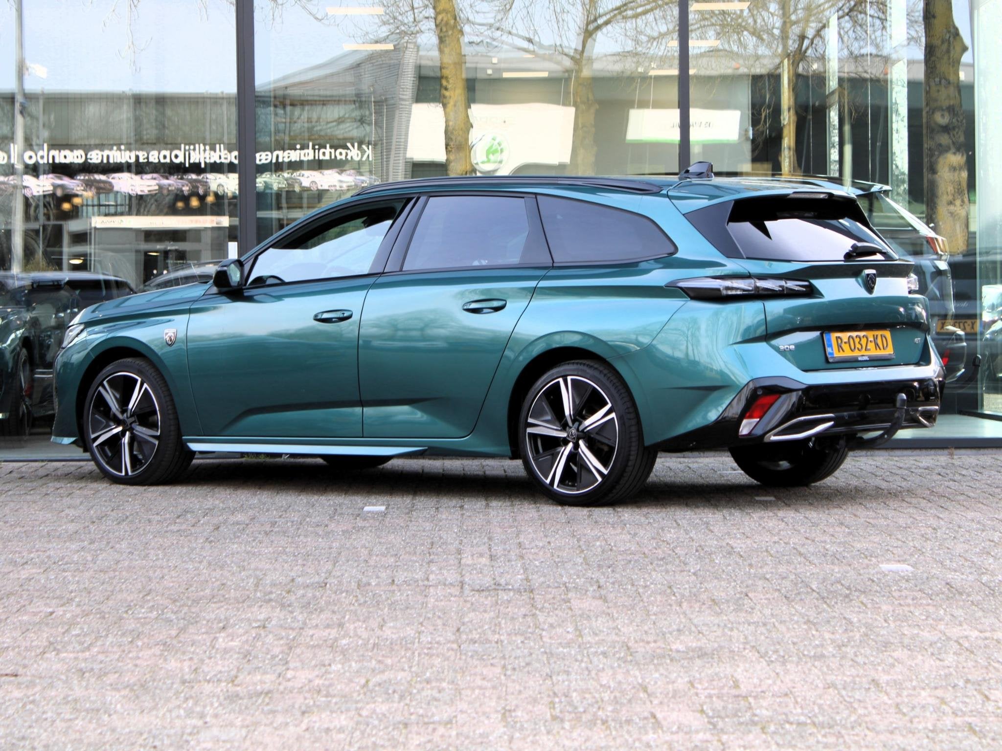 Peugeot 308 SW 1.2 PureTech GT Automaat | Navi / Camera / Cl, 12 maanden, Automatische klimaatregeling, Gebruikt, Euro 6