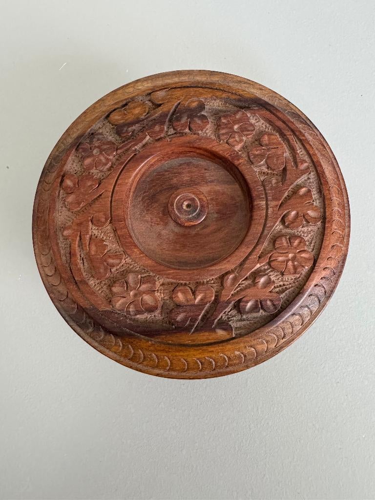Houten bewaarbakje houtsnijwerk., Antiek en Kunst, Kunst | Beelden en Houtsnijwerken, Ophalen of Verzenden