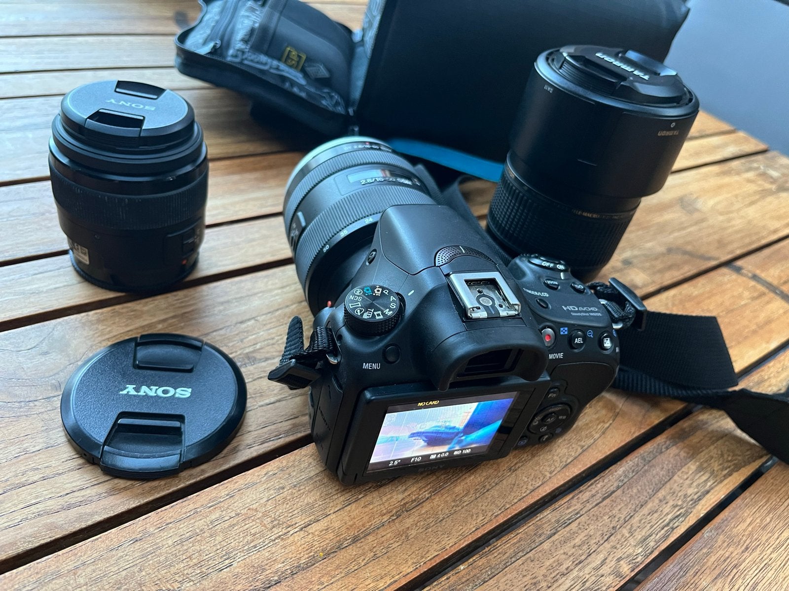 Sony Alpha a58 met 3 lenzen en 2 accu's, Ophalen, Gebruikt, Spiegelreflex, Accu