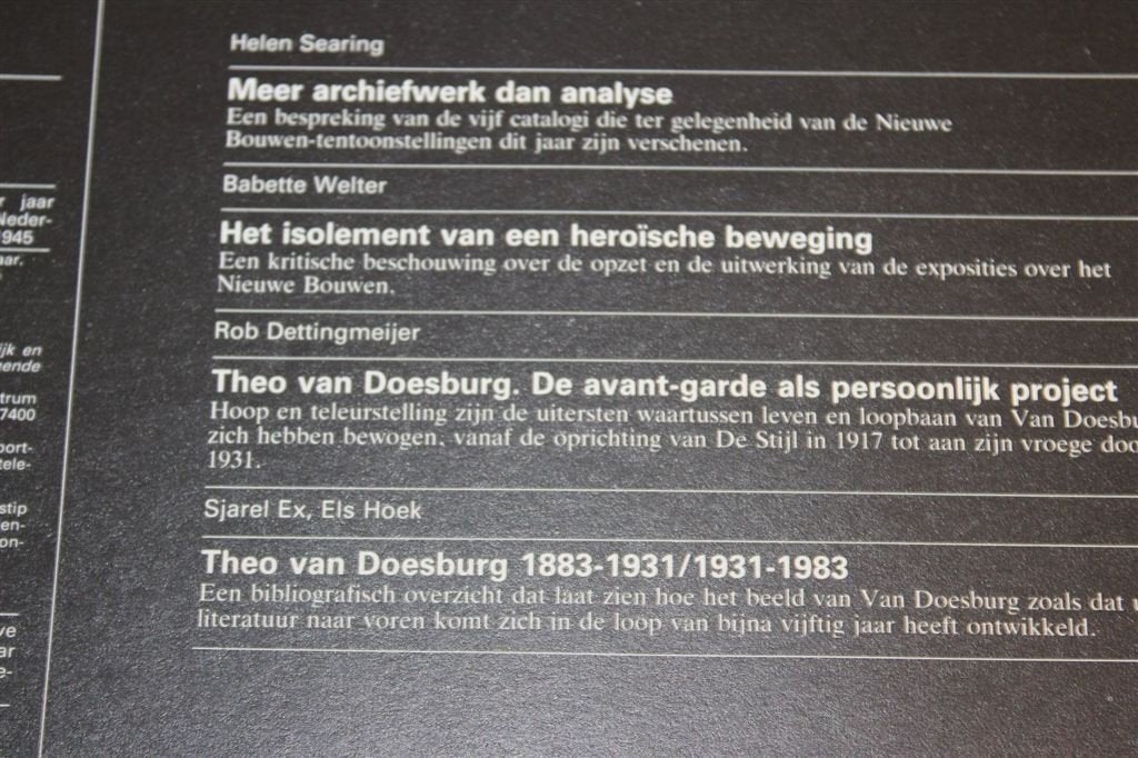 Theo van Doesburg — Het Nieuwe Bouwen Architectuur 1983, Ophalen of Verzenden, Gelezen, Architecten