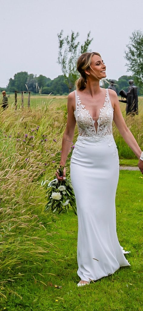Prachtige trouwjurk – elegant, vrouwelijk & uniek, Trouwjurk, Wit, Ophalen of Verzenden, Enzoani