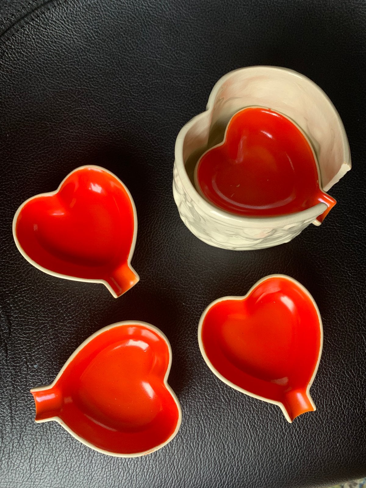 Vintage plateel set hartjes engeltjes bakjes in houder️, Verzenden