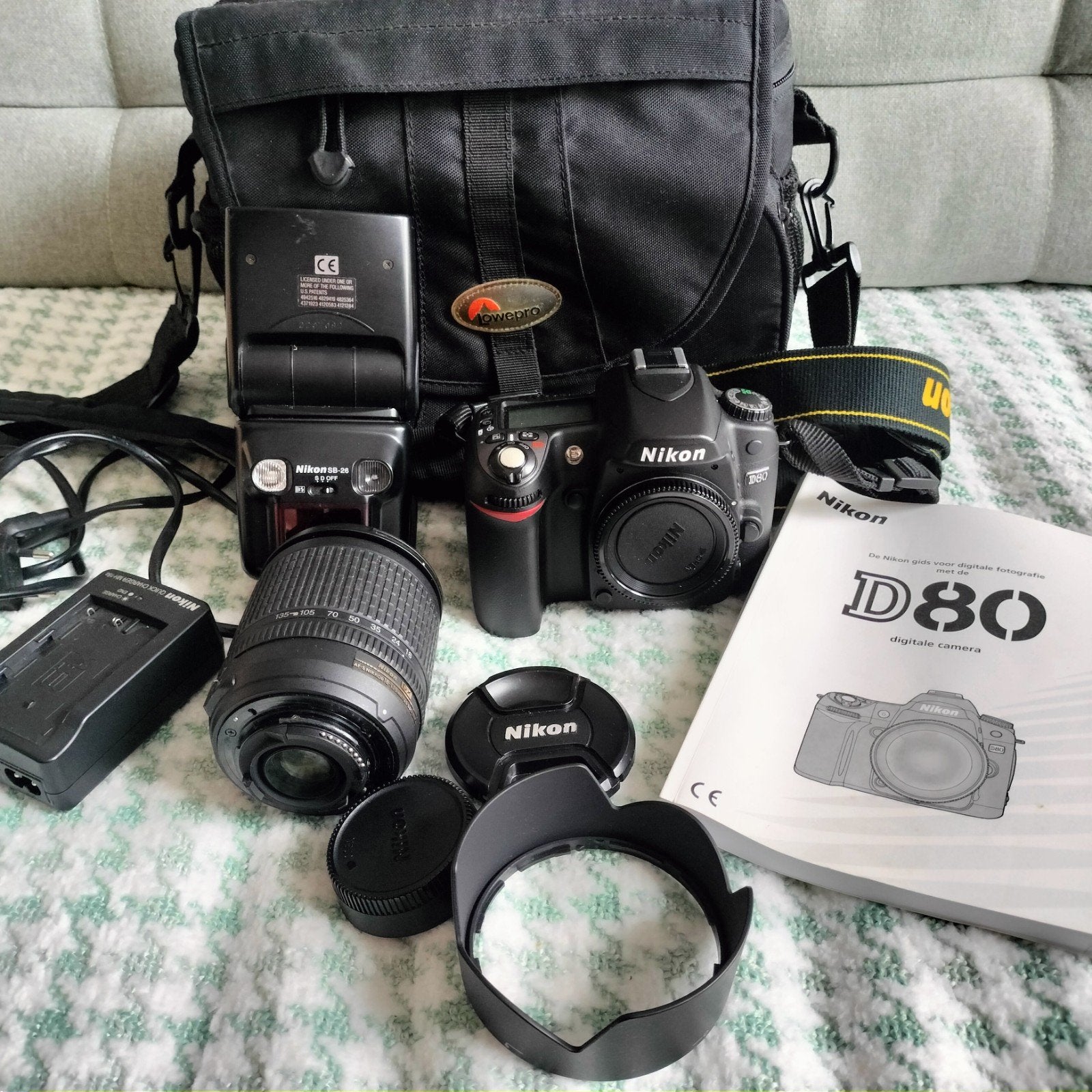 Nikon D80  met AF-S Nikkor 18-135mm lens flitser tas, Ophalen of Verzenden, Zo goed als nieuw, Nikon
