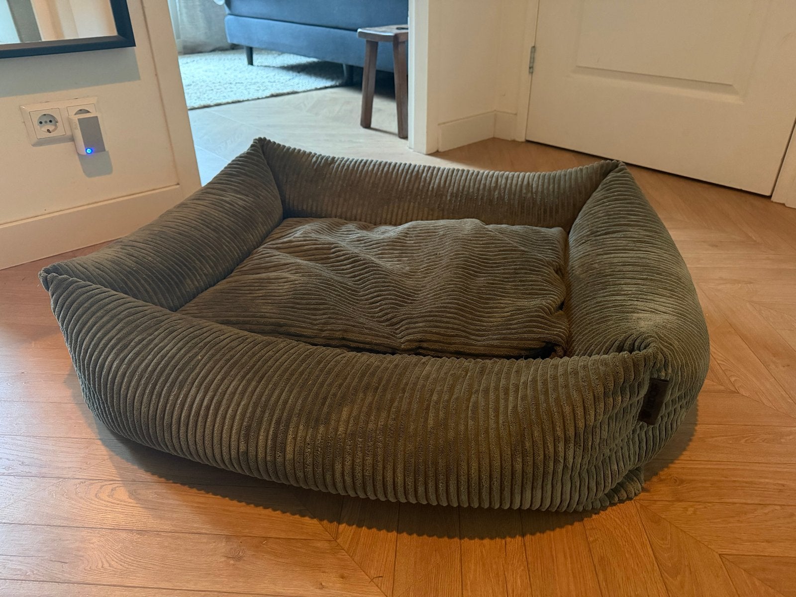 Wooff Cocoon Rib Olijfgroen - Hondenmand 90x70x22 cm, Ophalen