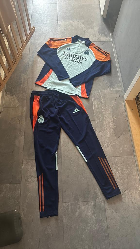 Voetbalpak Real Madrid, Maat M, Ophalen of Verzenden, Zo goed als nieuw, Set