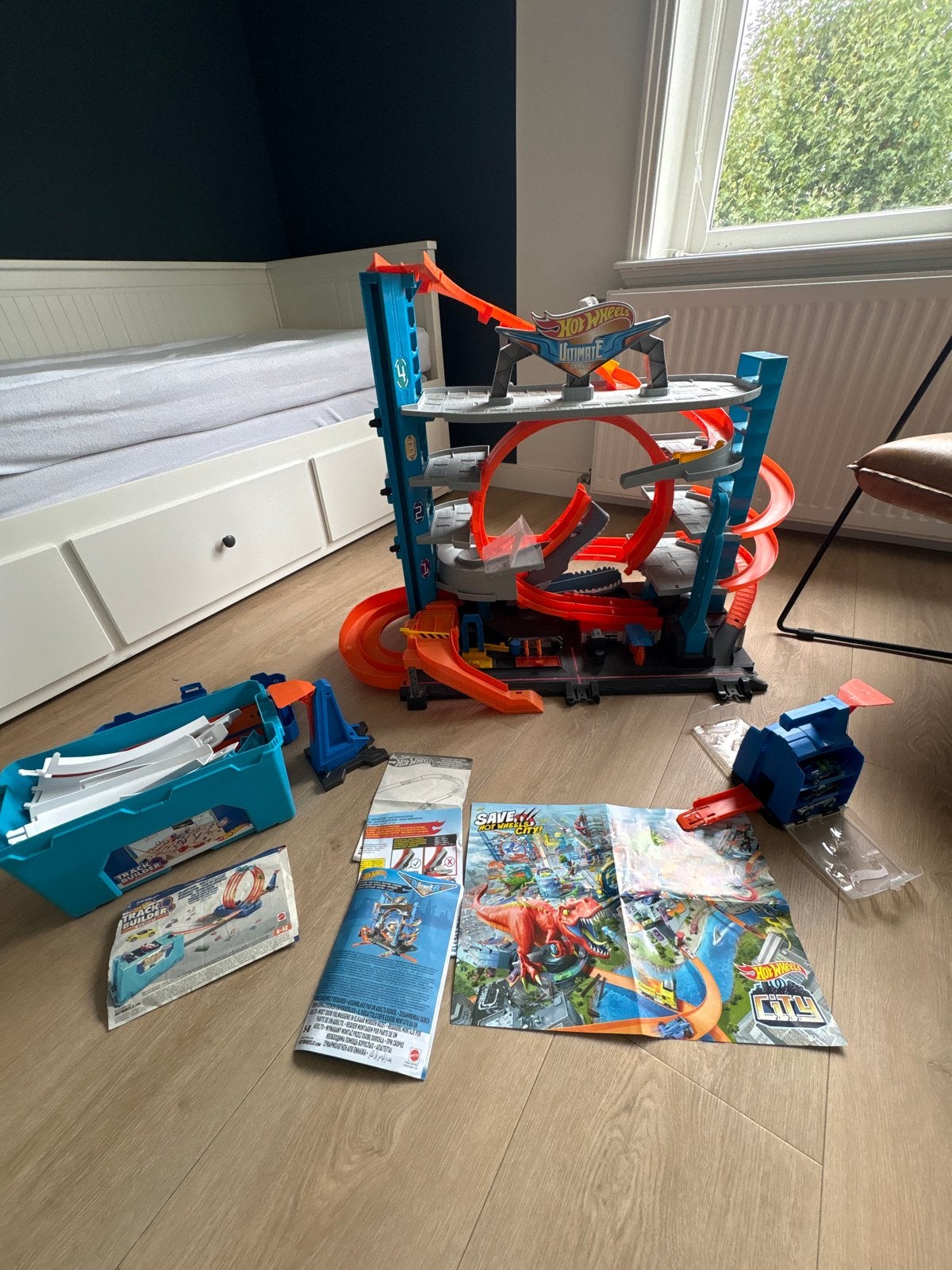 Hot Wheels Ultimate Garage met extra Track Builder System, Kinderen en Baby's, Ophalen, Gebruikt