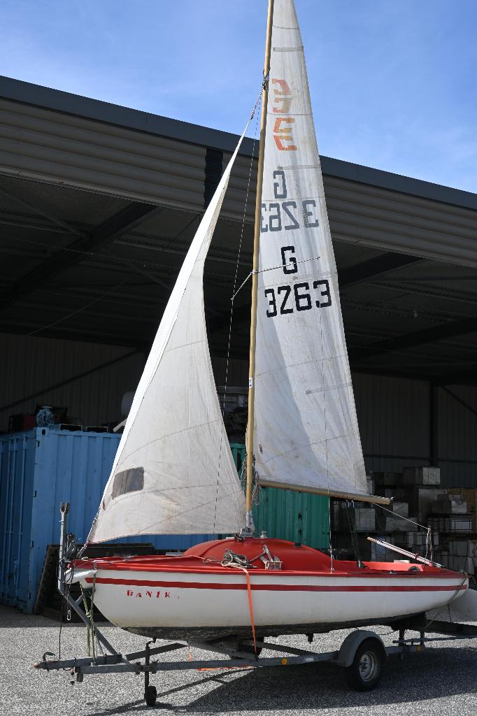 Zeilschip met kleine Kajuit en Trailer, Ophalen, Gebruikt, Overige brandstoffen, Buitenboordmotor