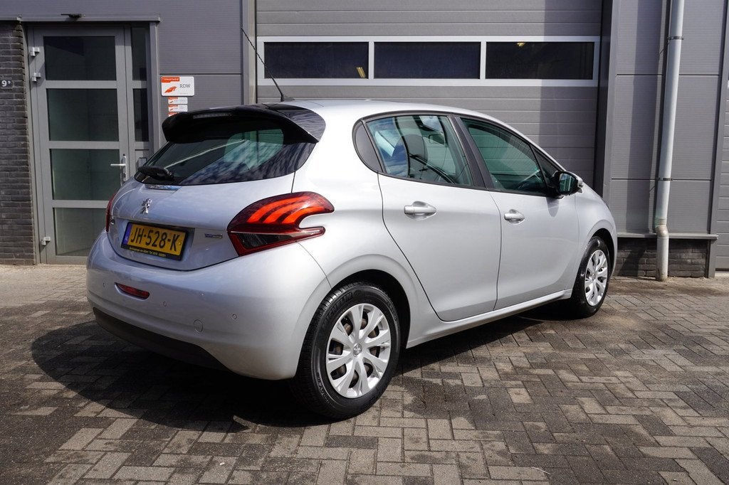 Peugeot 208 1.2 PureTech Blue Lion|Distributie vv in 2024, Voorwielaandrijving, Stof, Gebruikt, 1199 cc