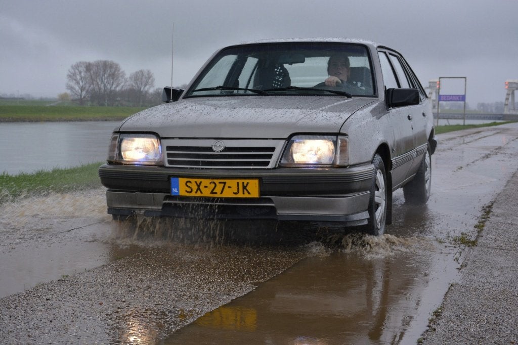Opel Ascona c 1988 leuk voor werk of hobby, Hobby en Vrije tijd, Overige Hobby en Vrije tijd, Gebruikt, Ophalen