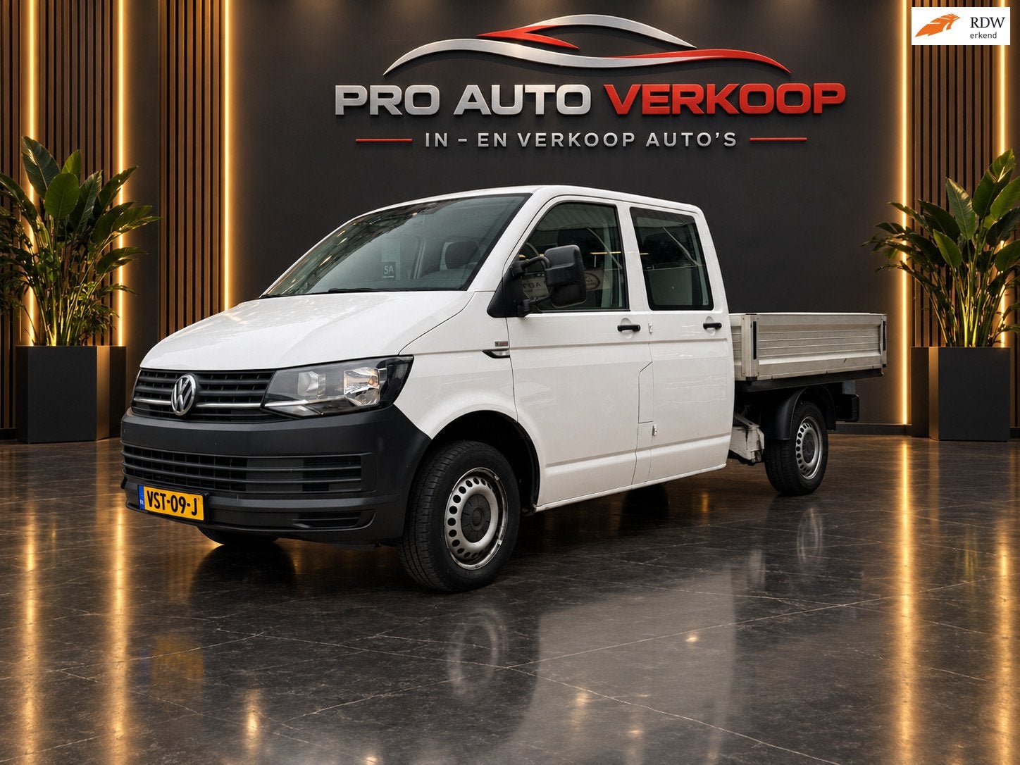Volkswagen Transporter 2.0 TDI L2H1 DC Pickup goed onderhoud, Voorwielaandrijving, Dealer onderhouden, 15 km/l, Gebruikt