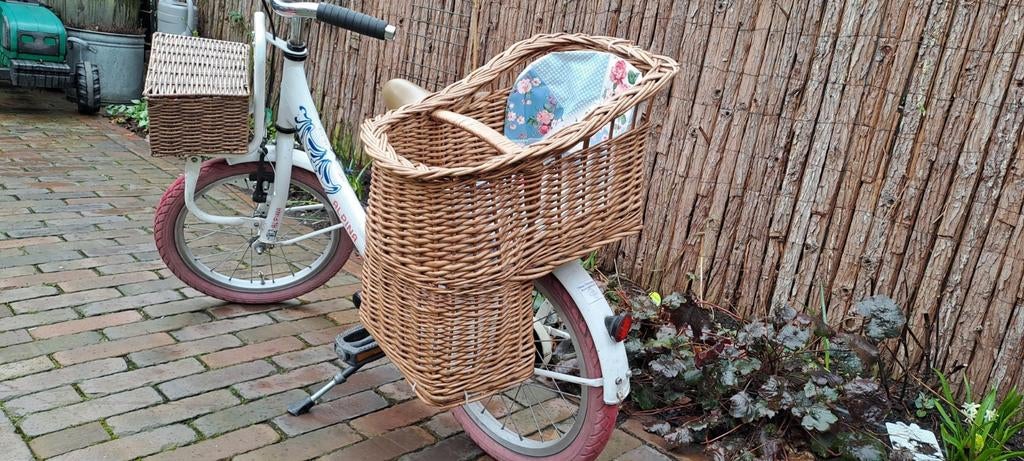 Heel mooi nostalgisch rieten poppenzitje te koop, Ophalen, Gebruikt