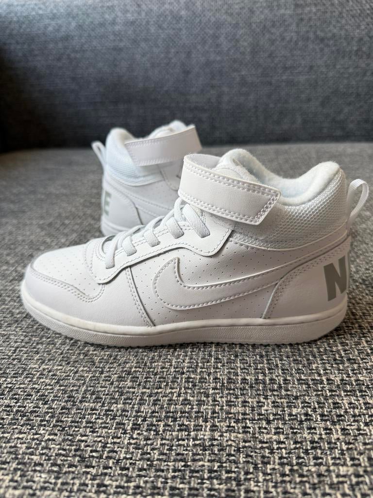 Nike Court Borough Mid (PSV) - Maat 33.5 - Nieuw, Nieuw, Ophalen of Verzenden, Jongen of Meisje, Sportschoenen