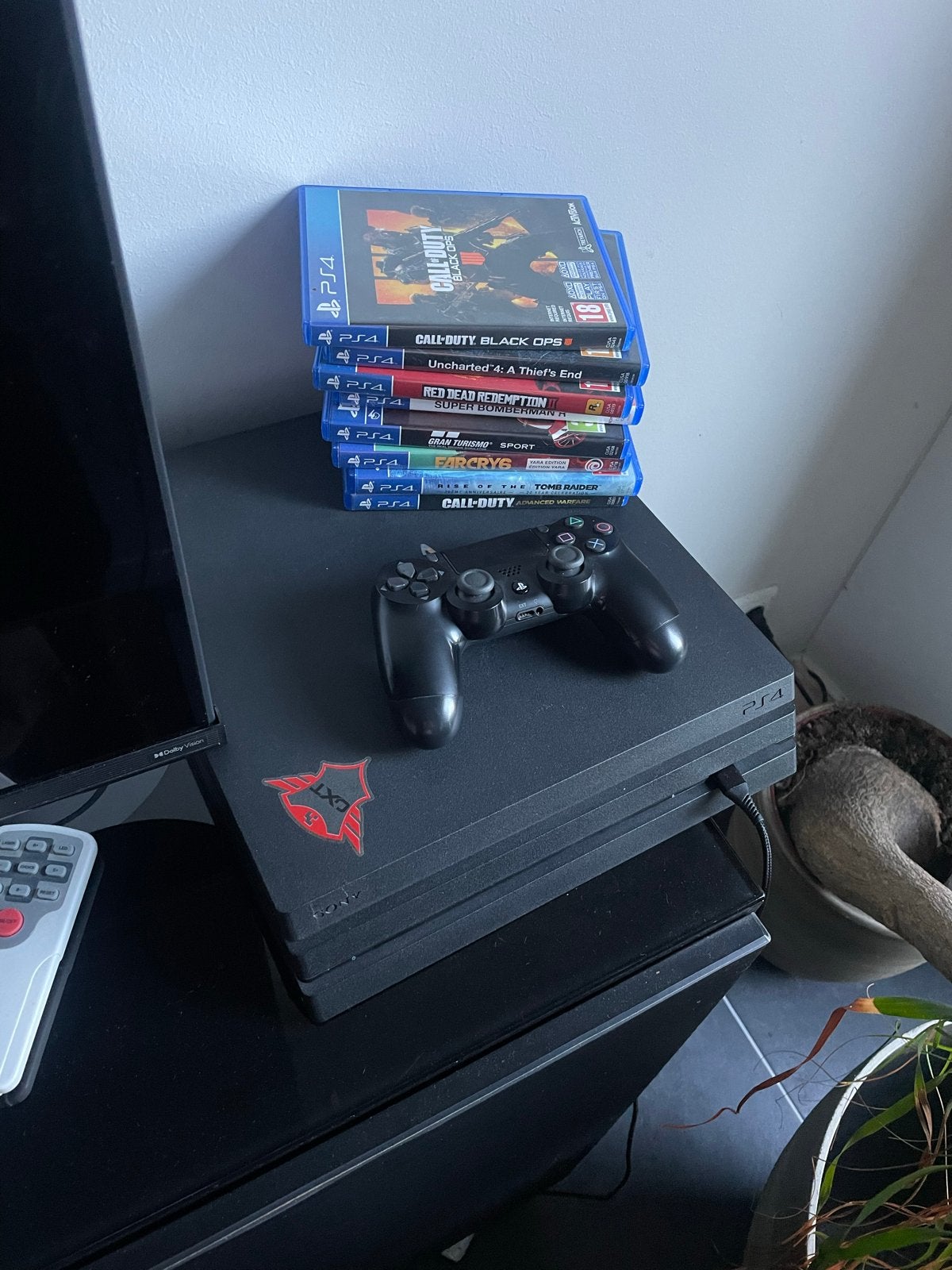 PS4 Pro 1TB met controller en 8 games, Spelcomputers en Games, Ophalen of Verzenden, 1 TB, Met 1 controller, Pro