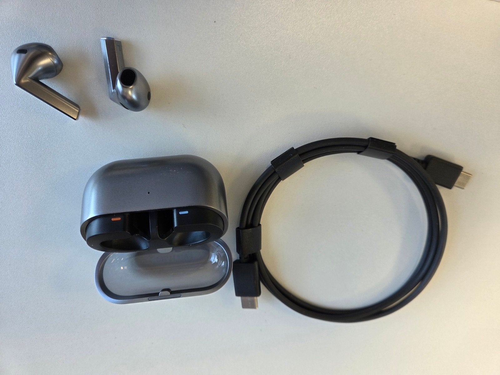 Nieuwe Samsung galaxy buds 3 + Oplaadcase en USB-C Kabel, Overige merken, In-ear, Nieuw, Ophalen of Verzenden