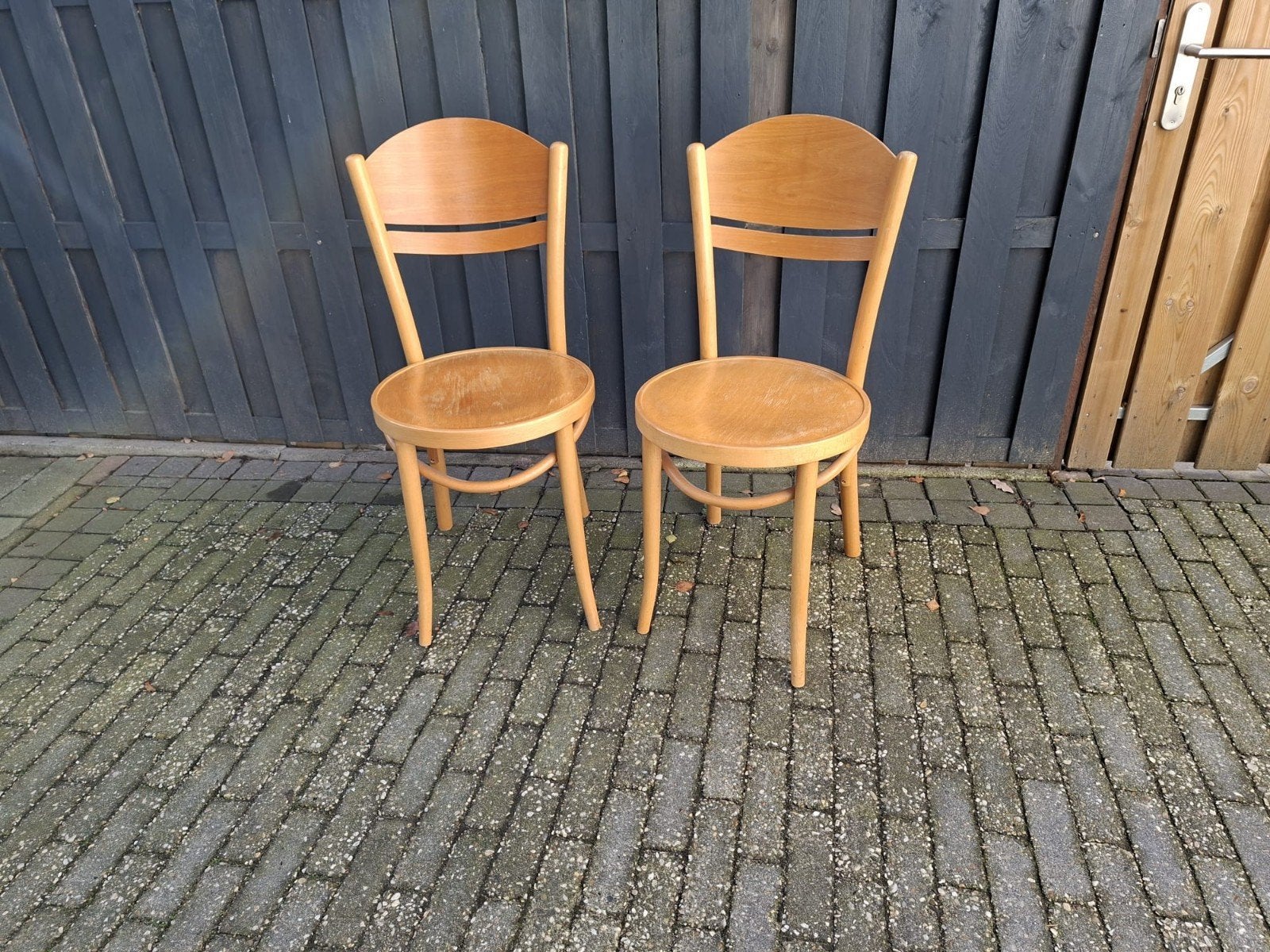 2 gratis houten stoelen, Ophalen, Gebruikt, Twee, Bruin