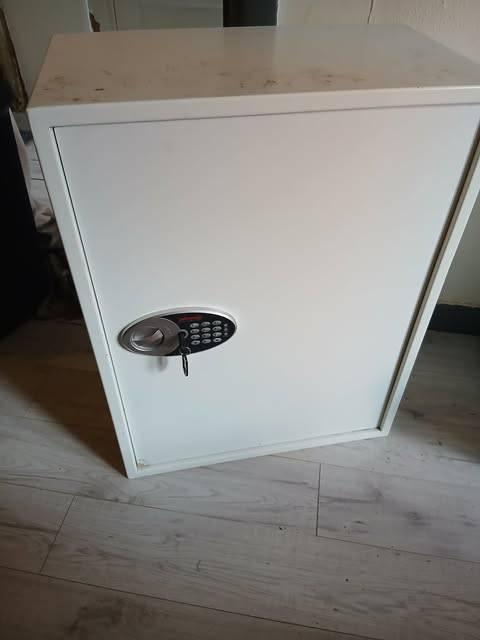 kluis, Huis en Inrichting, Brandblussers en Brandkasten, Ophalen, Gebruikt, Brandkast