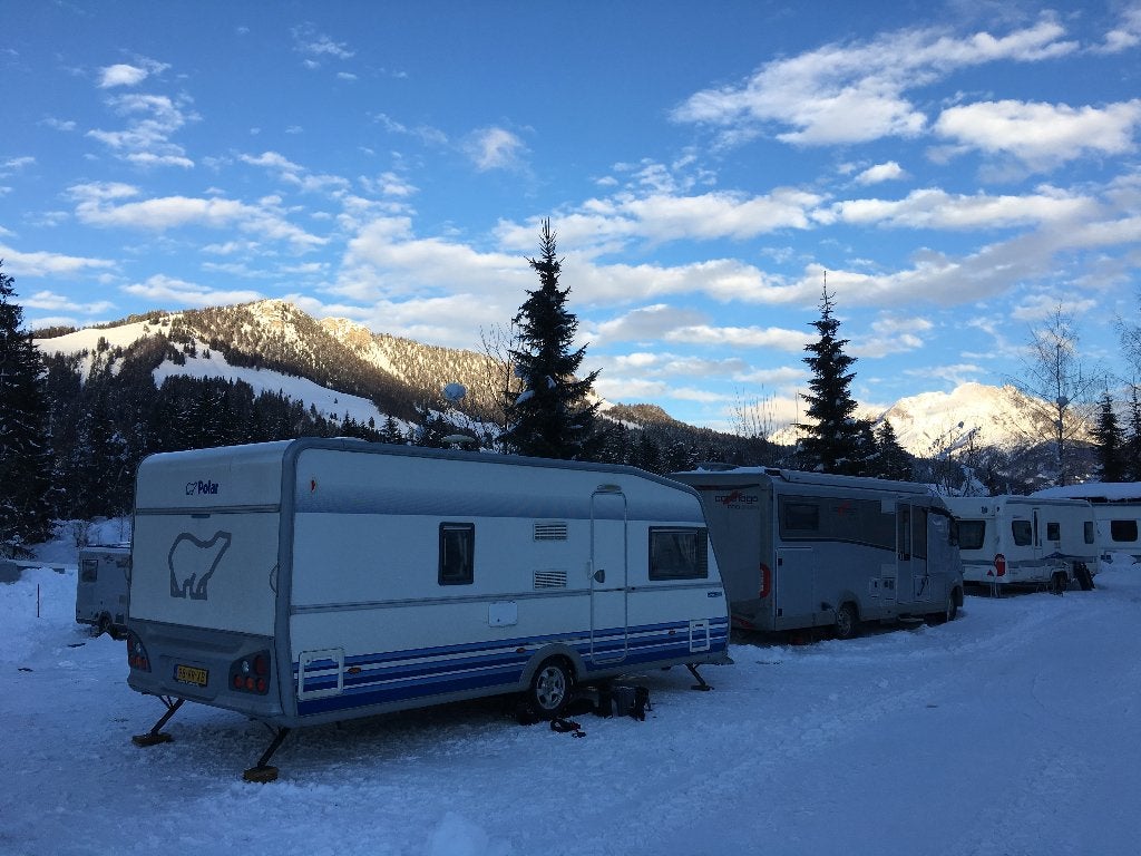 Polar caravan 560 CTH, Rondzit, Vast bed, 5 tot 6 meter, Polar