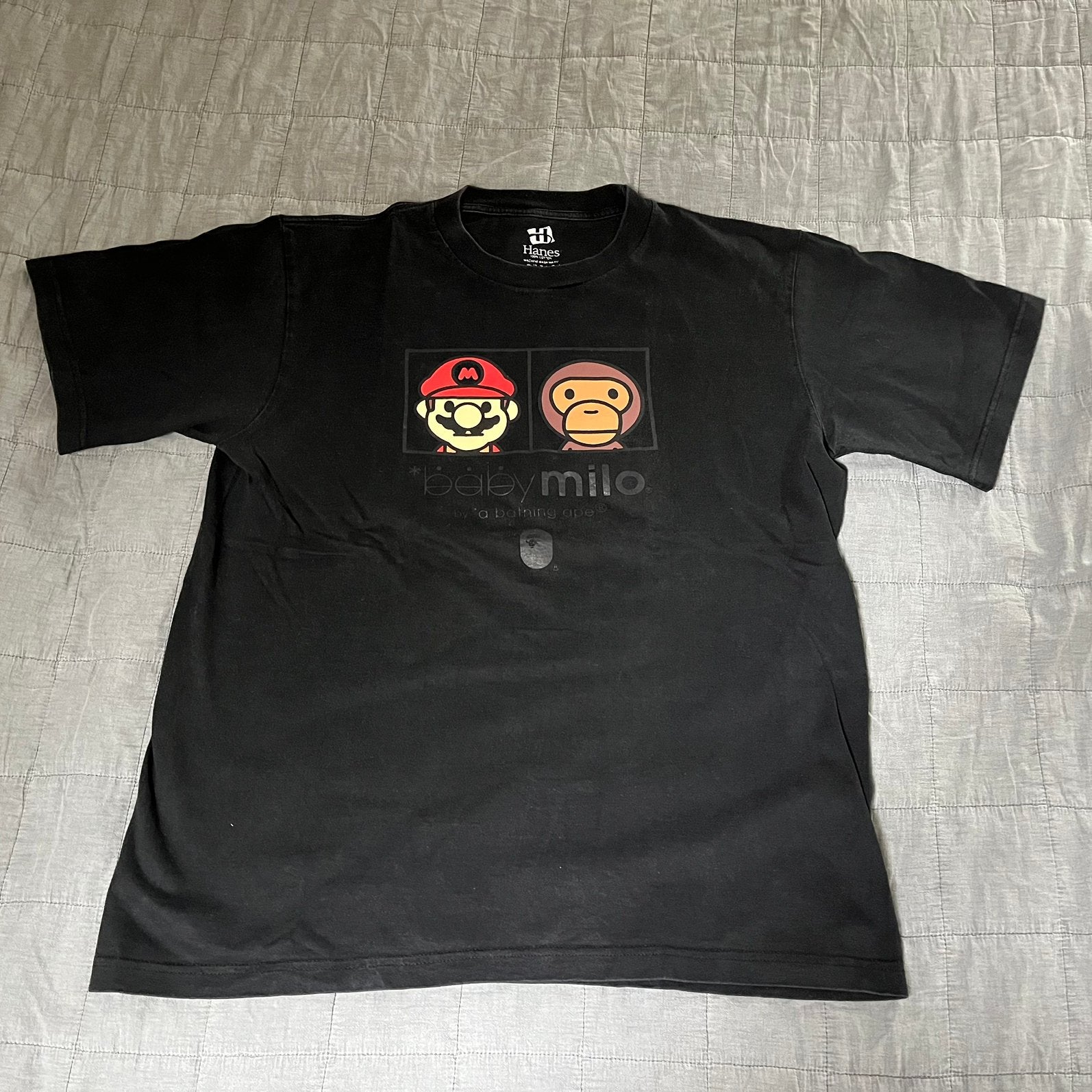 Hanes, Bape, Baby Milo, Super Mario T-shirt Zwart, Ophalen of Verzenden, Zo goed als nieuw, Maat 52/54 (L), Zwart