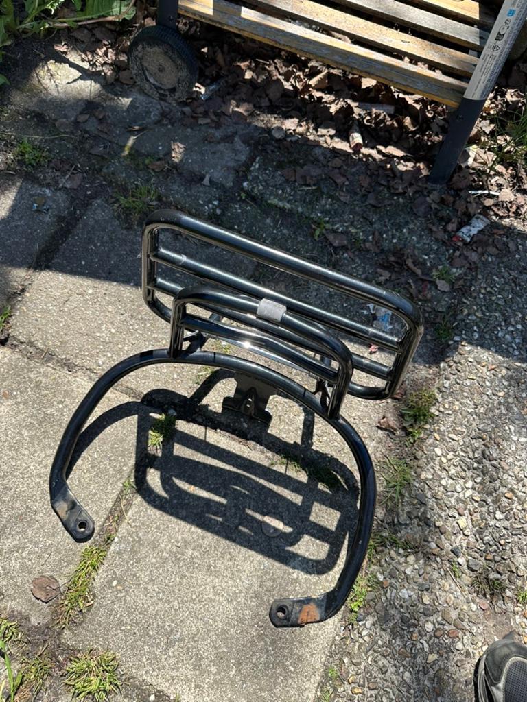 Achterrekje vespa sprint / primavera, Ophalen, Zo goed als nieuw