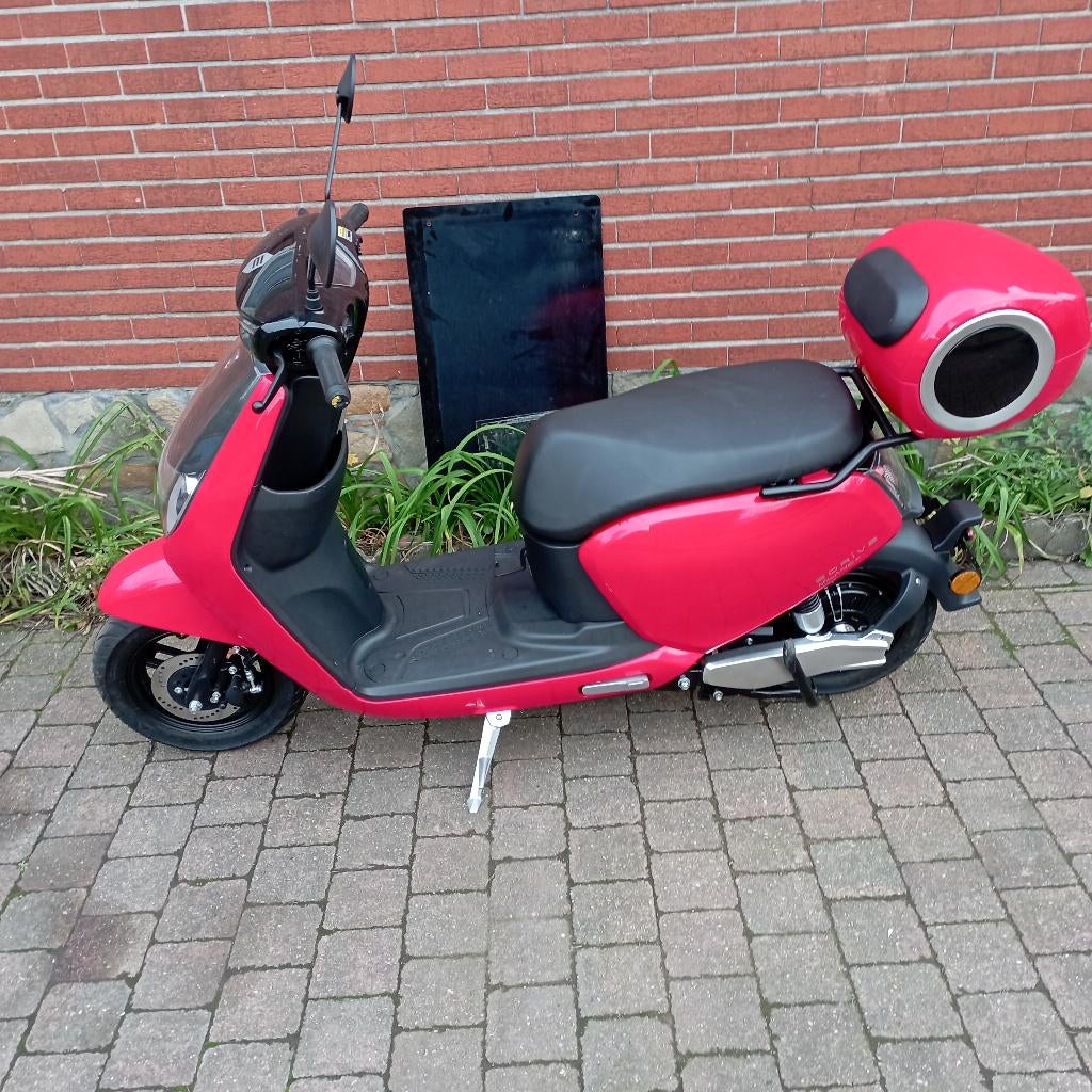 electrisch scooter lima, Fietsen en Brommers, Ophalen, Zo goed als nieuw, Overige typen, Overige merken