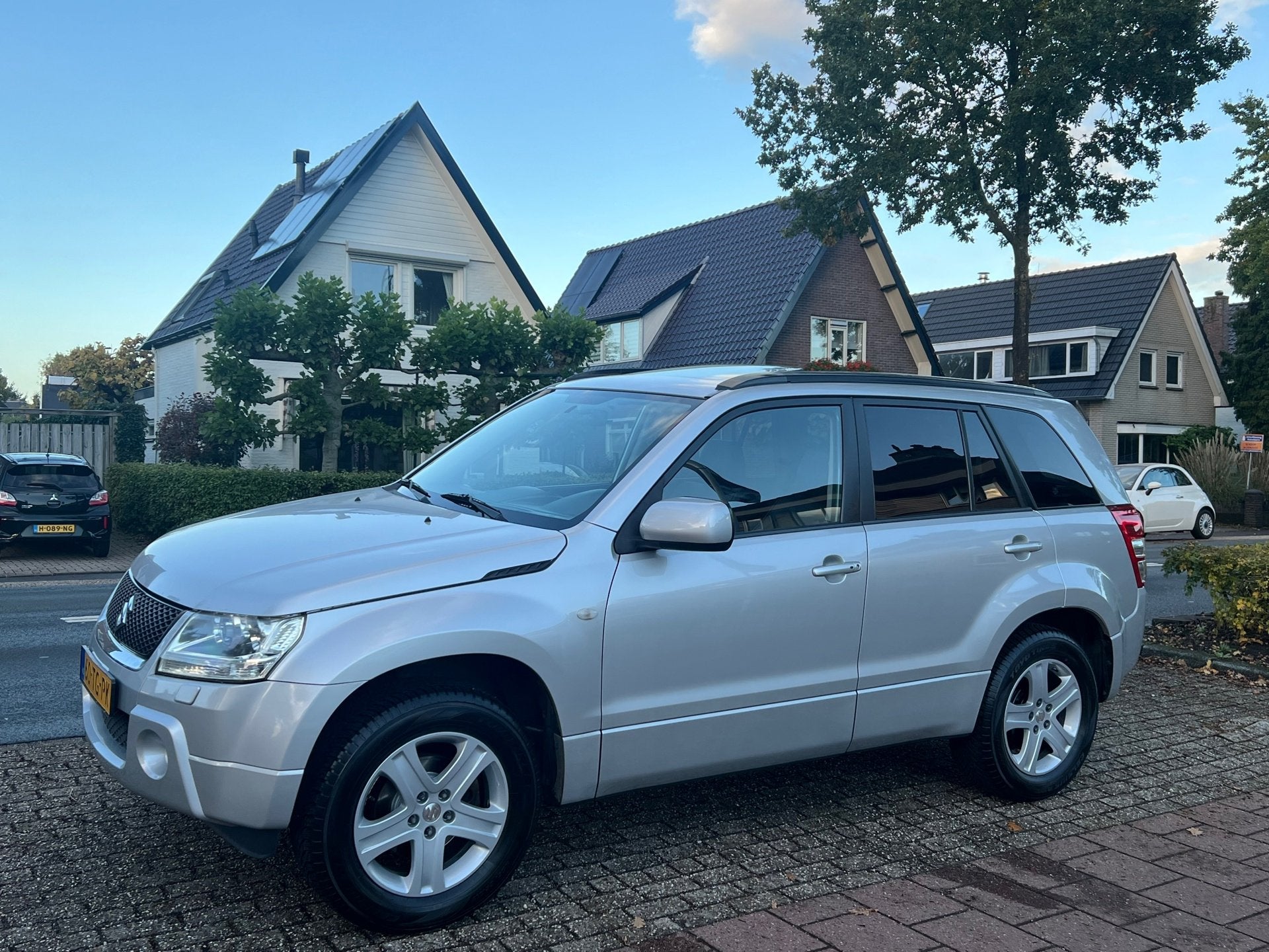 Suzuki Grand Vitara 2.0-16V High Executive NL-AUTO-NAP, Auto's, Dealer onderhouden, Zwart, 4 cilinders, 1850 kg